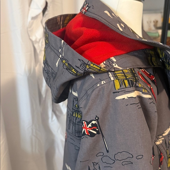 Boden Rainy Day Mac raincoat with Yellow, Red and Black Cityscape US 6 - Picture 6 of 13